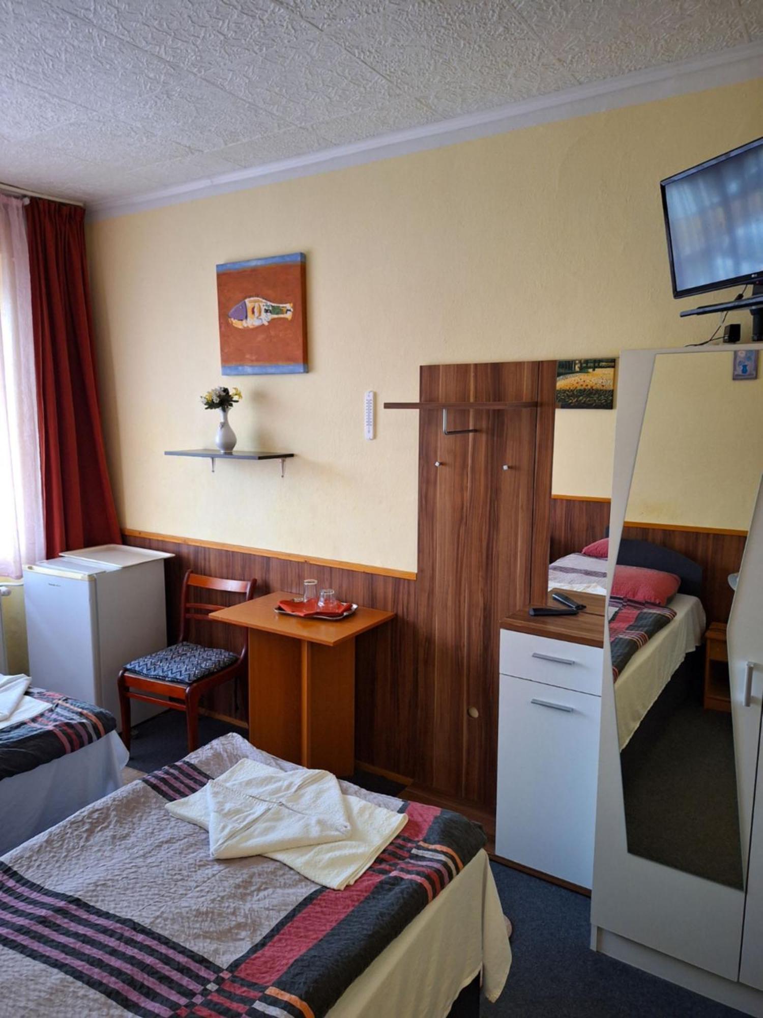 Grill Terasz Étterem és Szálláshely Mezőkövesd Exterior foto