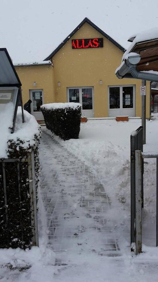 Grill Terasz Étterem és Szálláshely Mezőkövesd Exterior foto