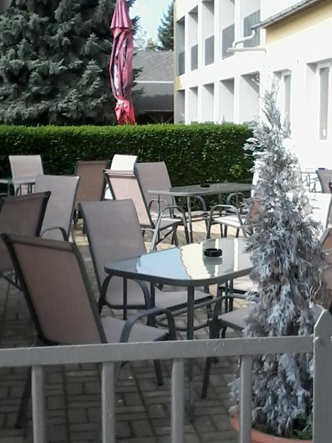 Grill Terasz Étterem és Szálláshely Mezőkövesd Exterior foto