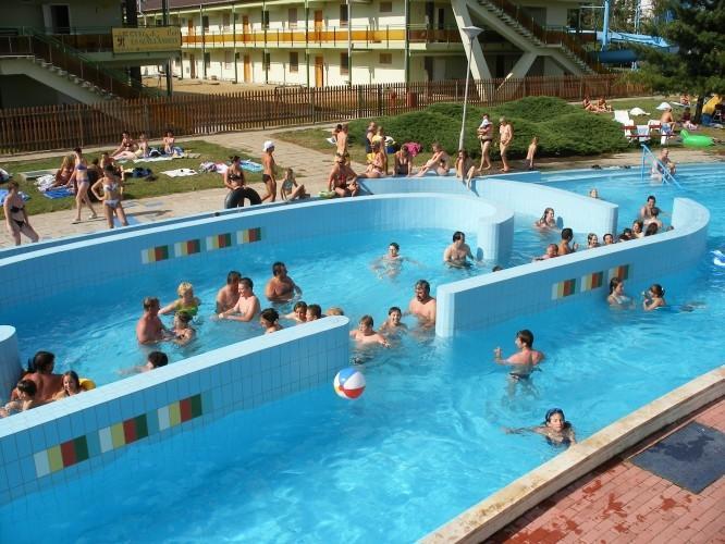Grill Terasz Étterem és Szálláshely Mezőkövesd Exterior foto