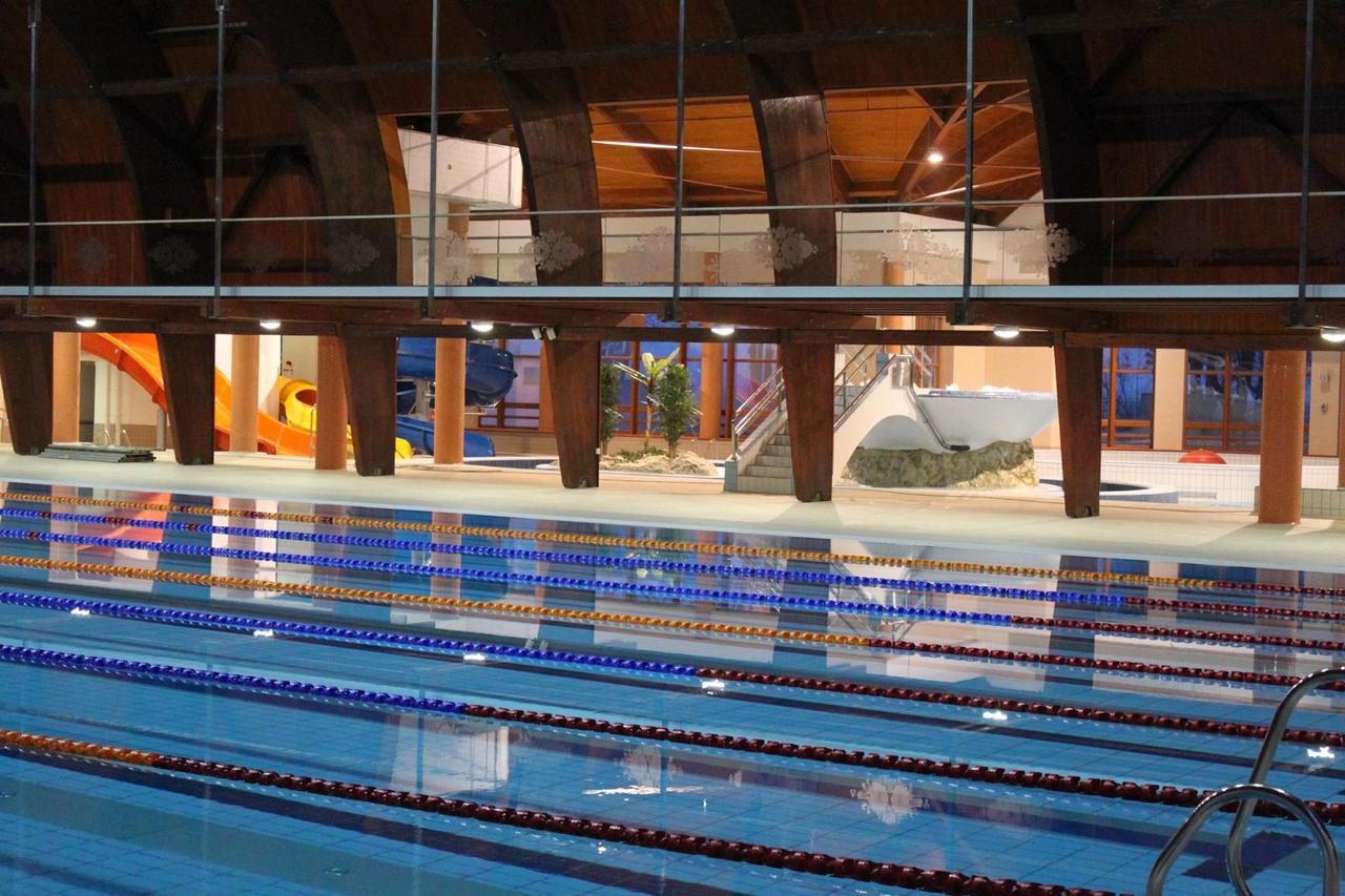 Grill Terasz Étterem és Szálláshely Mezőkövesd Exterior foto