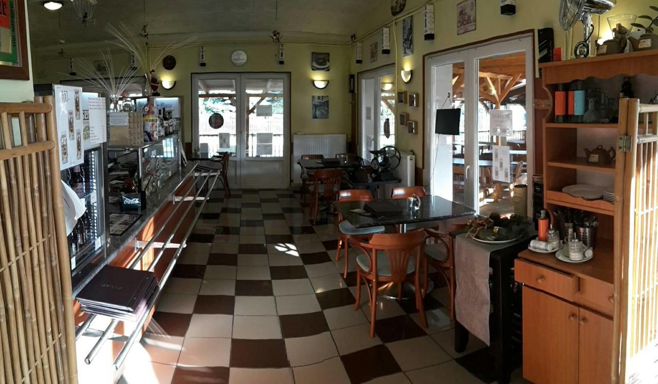 Grill Terasz Étterem és Szálláshely Mezőkövesd Exterior foto